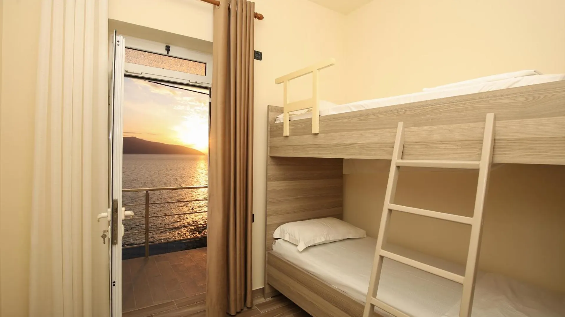 Blue Bay Residence Kanine 酒店